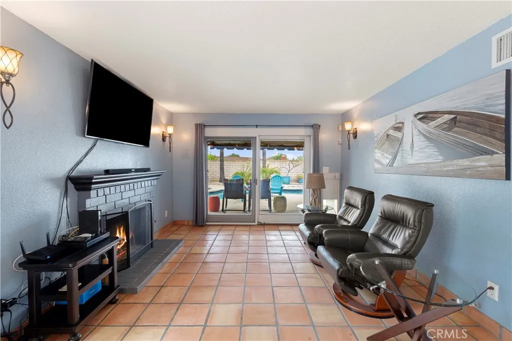 2537 Fulton, La Verne, California 91750 home-pic-14